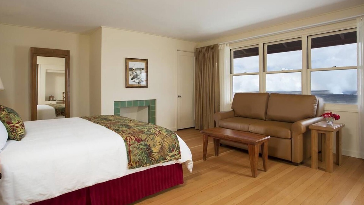 Volcano Hotel | Everything You Need For The Perfect Vacation! Free Parking w/Bike Rentals!