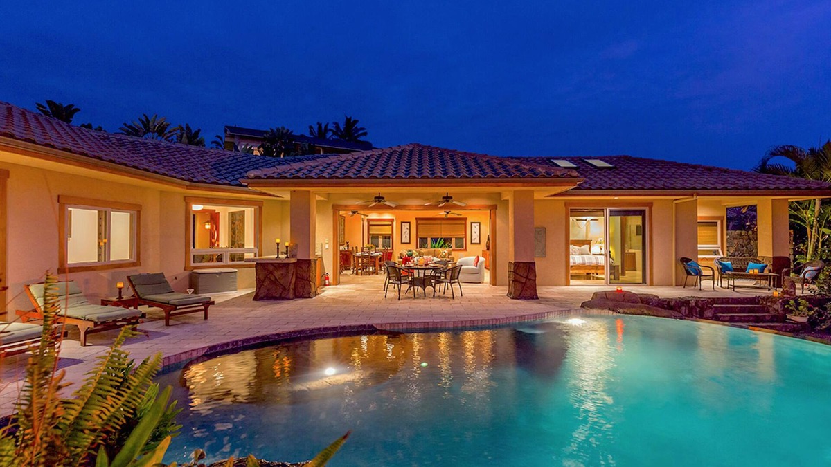 Historic Kailua Village House | Exclusive area. Private, Ocean view, Putting Green, SW Infinity pool