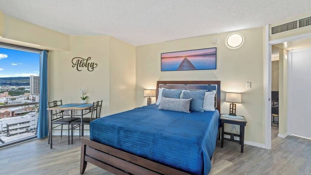 Downtown Honolulu Condo | Executive Center 1BR Condo in Honolulu W/Parking
