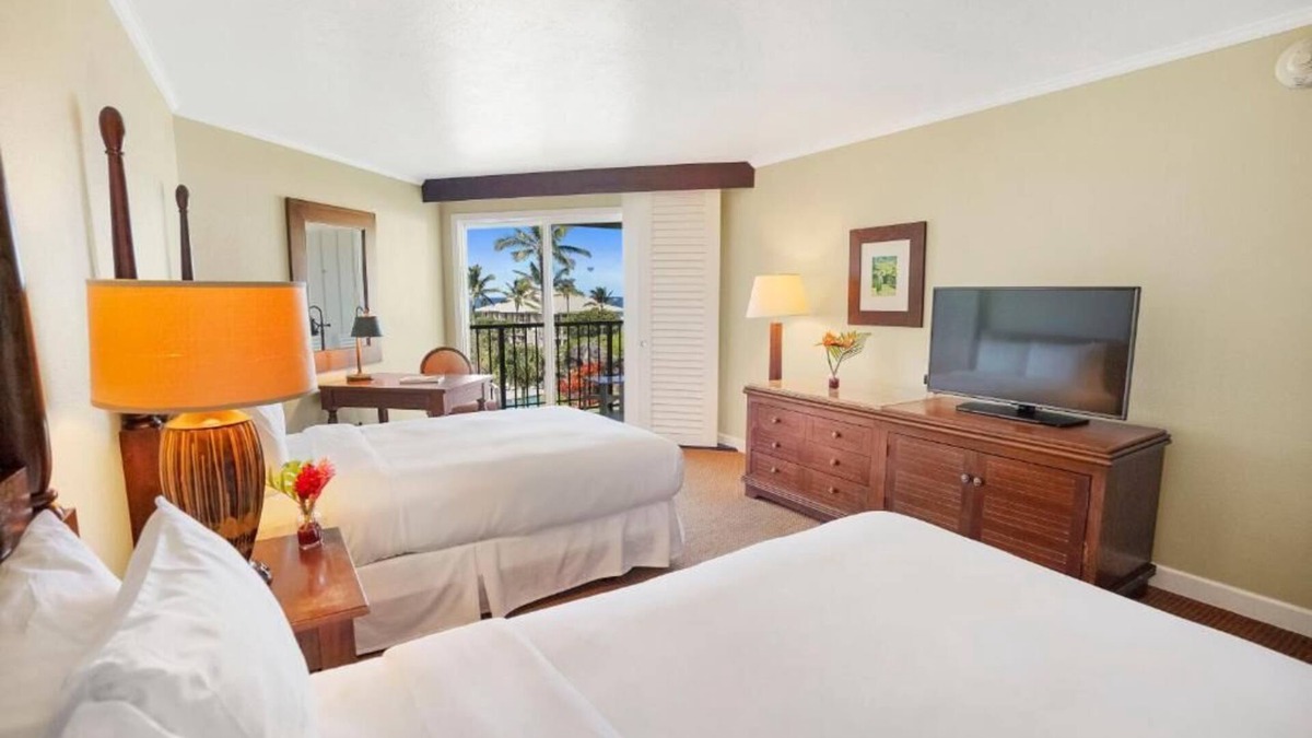 Hanamaulu Hotel | Experience Kauai's Beauty at Kauai Beach Resort, Pool Ocean View!
