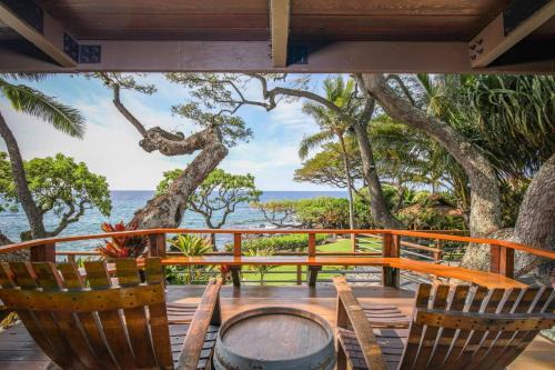 Kahaluu-Keauhou House | Experience luxury at Hale Alii Honu Kai in Kailua Kona—3BR, pool, and space for 9.