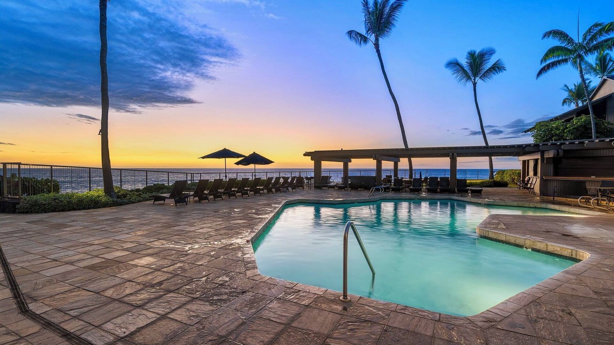 Kahaluu-Keauhou Condo | 🏖️Fairway & Ocean Views | Updated Top Floor | AC