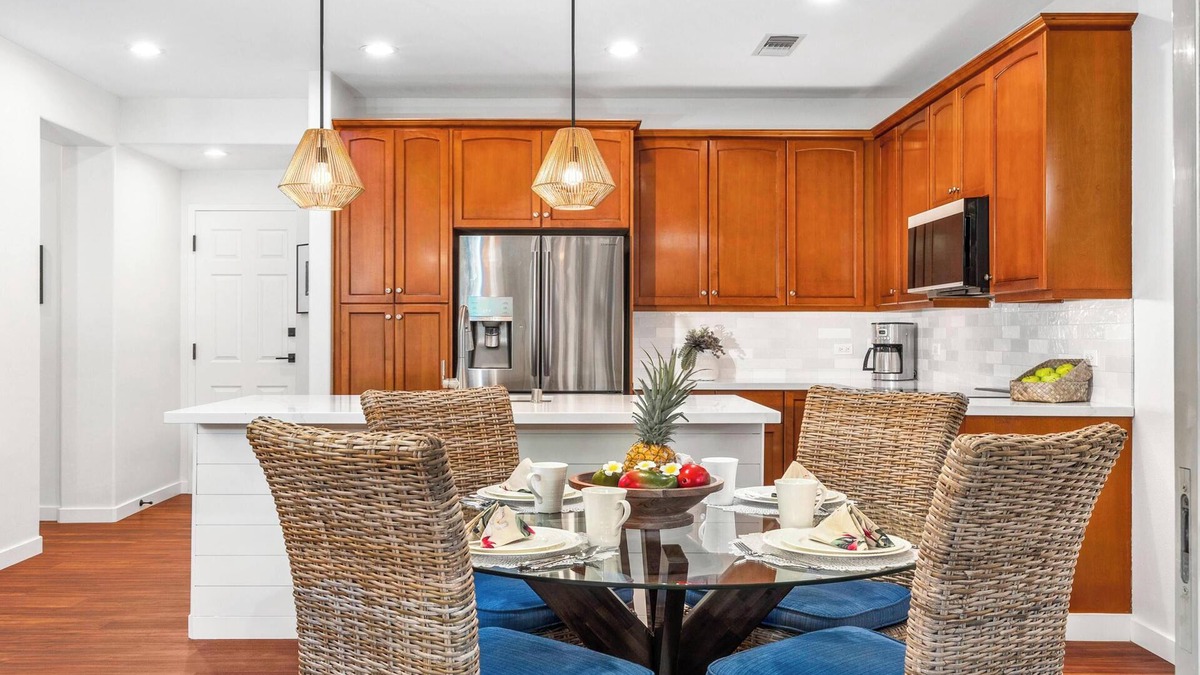 Kamuela House | *Fairways Mauna Lani #1606 - Luxurious 2-Bedroom Retreat: 2 King beds, Remodele