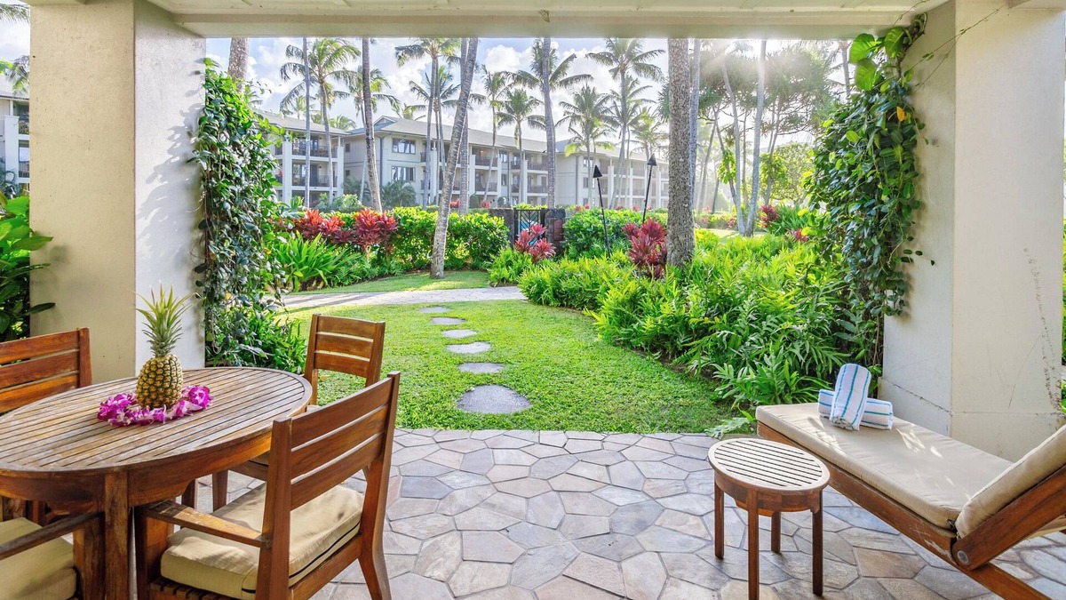Kahuku Villa | FALL REDUCED! Villa 115 Oceanfront Turtle Bay