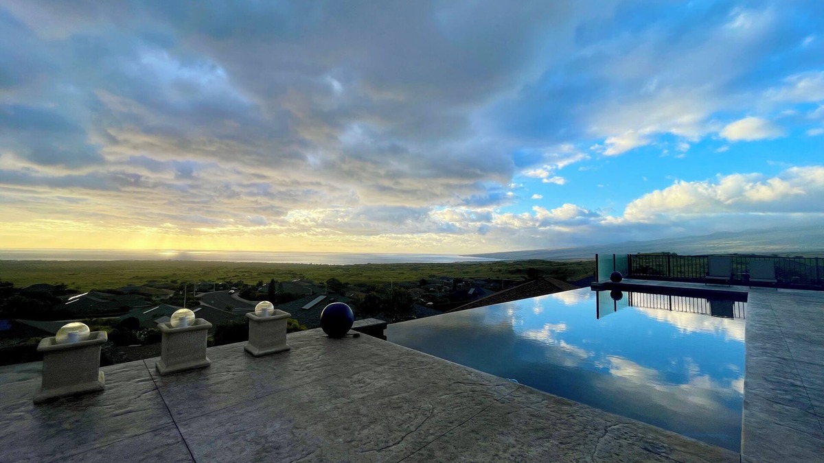 Sunset Ridge House | FALL/THANKSGIVING SPECIAL! PRIVATE INFINITY POOL WITH 180 DEGREE OCEAN VIEW!