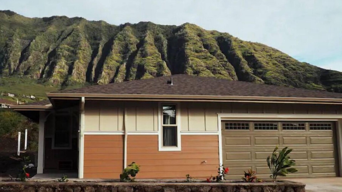Makaha Valley House | Family Friendly 3BR w/Mt views, Close to Beach