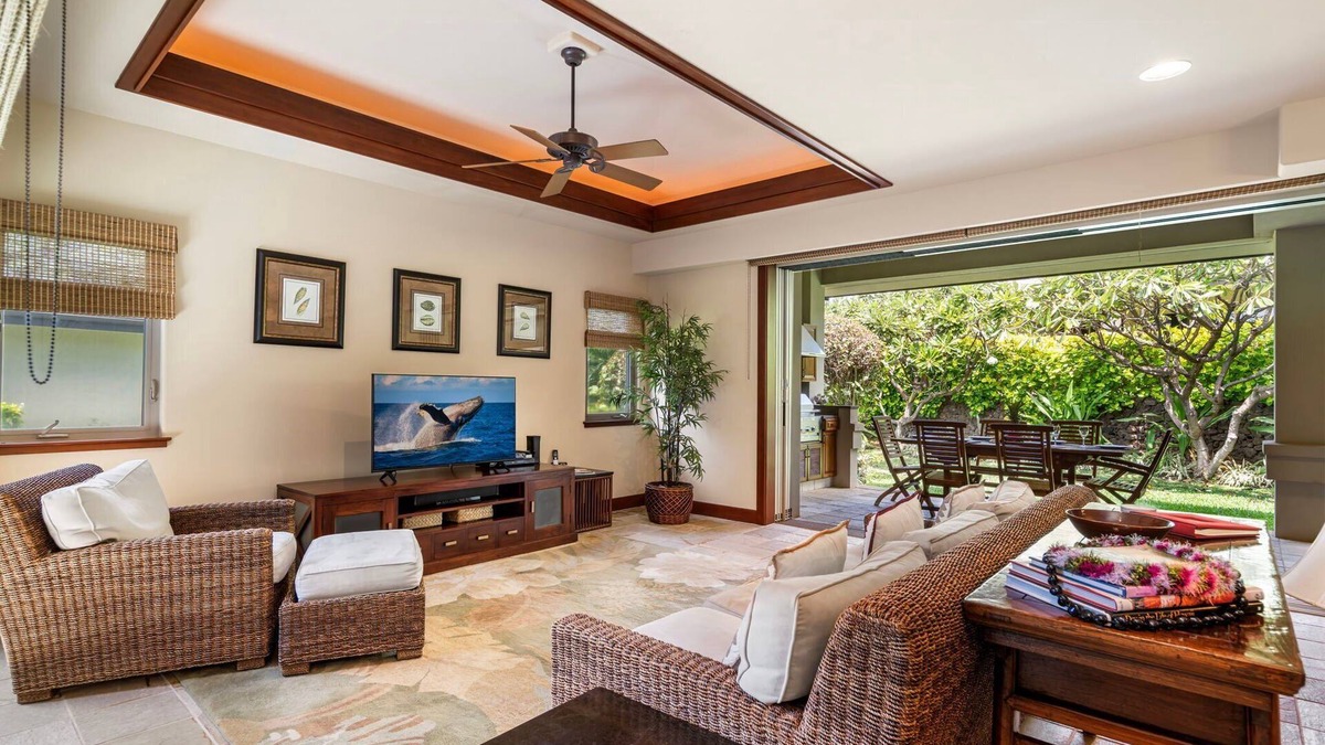 Kamuela Condo | 🏖️Family-Friendly & Romantic Getaway | Beach Club Access