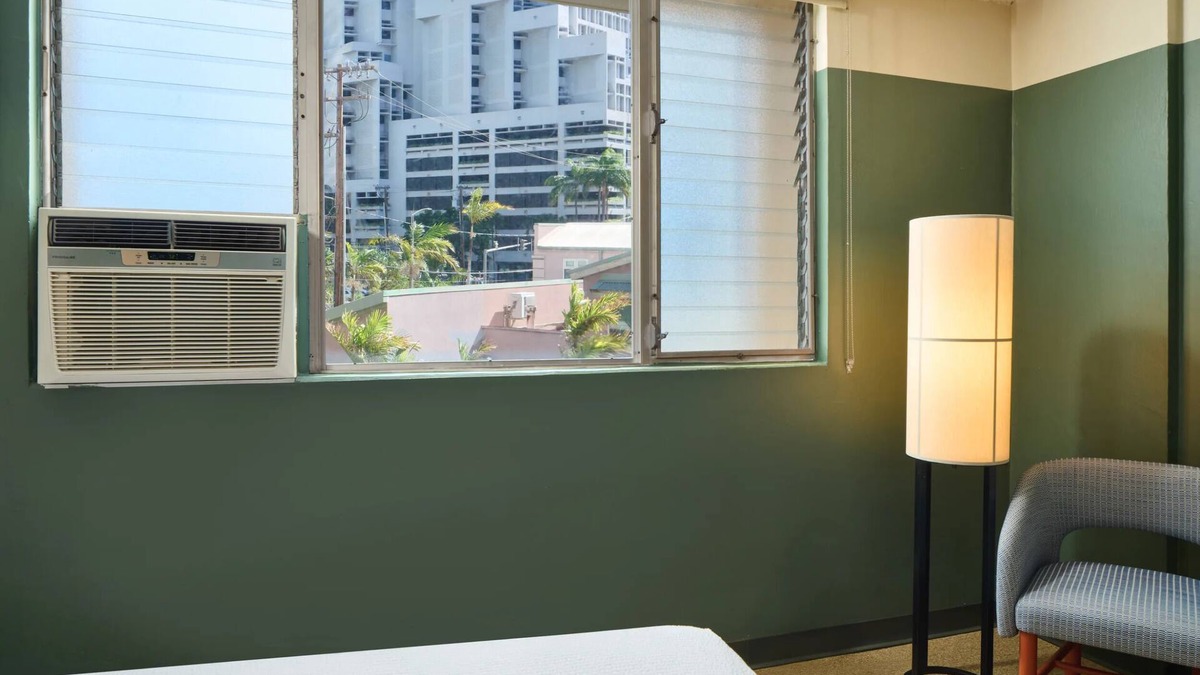 Ala Moana Hotel | Family Retreat! 3 Great Units with Onsite Pool, Near Great Lawn