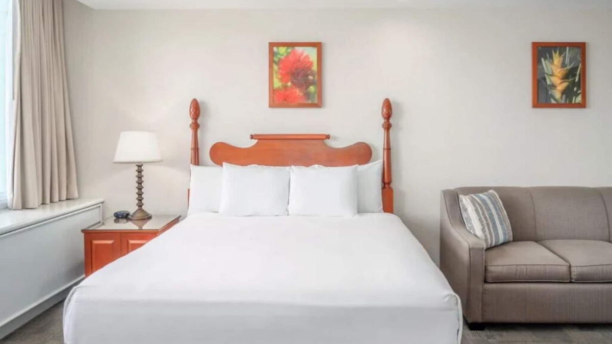 Kahului Hotel | Fantastic Hawaii Adventure! Serene Ocean Front Room! Pool & 5 Mins from Airport