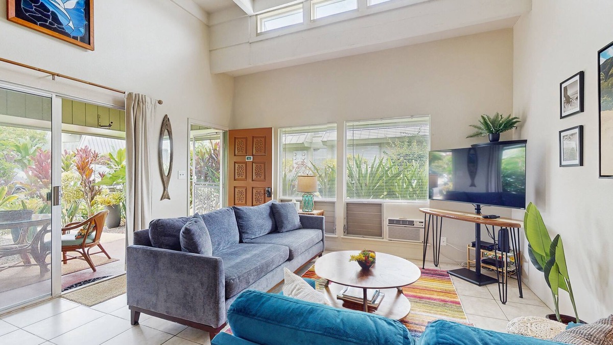 Princeville Condo | Front Door Parking. Zero Stairs. A/C. Golf Course. Pool. Fast WIFI