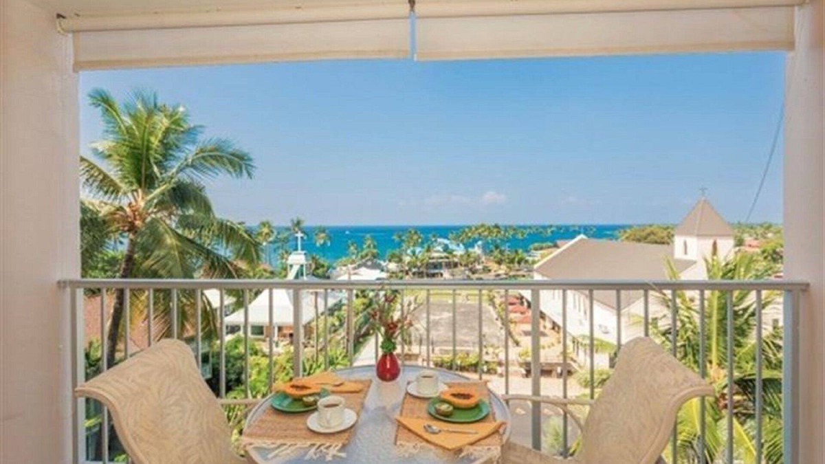 Historic Kailua Village Condo | Full Ocean Sunset View, Fully Equipped 6th Floor Condo KV602
