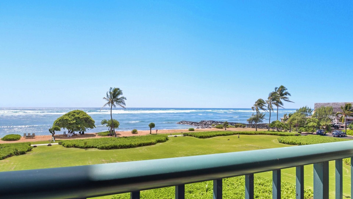 Wailua Condo | G301 - Extra Large Ocean View Corner Suite in Kapaa, Steps to Beach, AC, Pool!