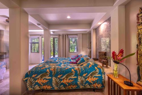 Haiku House | Gardenia Room on Tropical Lush Farm in Haiku, Maui