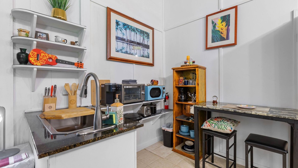 Hilo Apartment | Gardenia Studio: Hilo Oasis w/AC | Walk to Shops