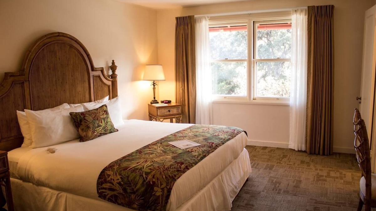 Volcano Hotel | Get Ready for Blissful Getaway! Two Comfy Units for 4! Free Parking!