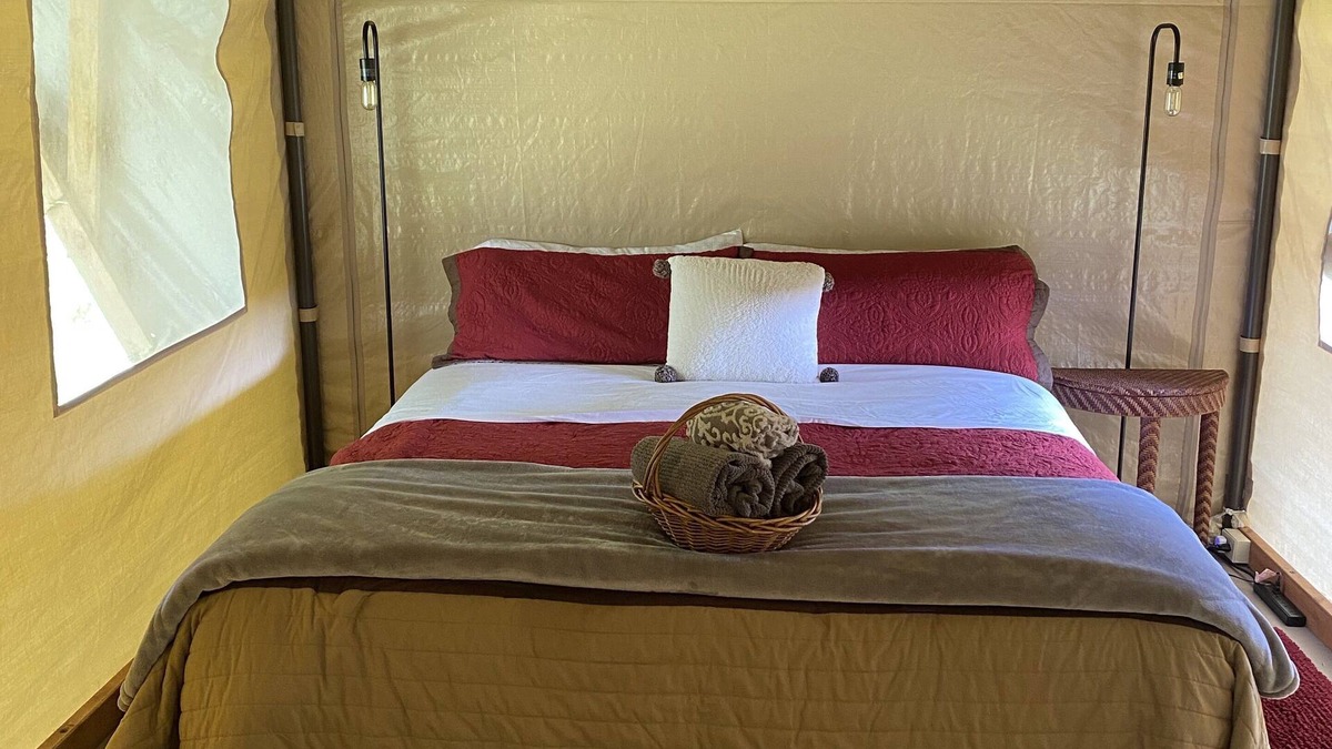 Glenwood House | Glamping in Volcano