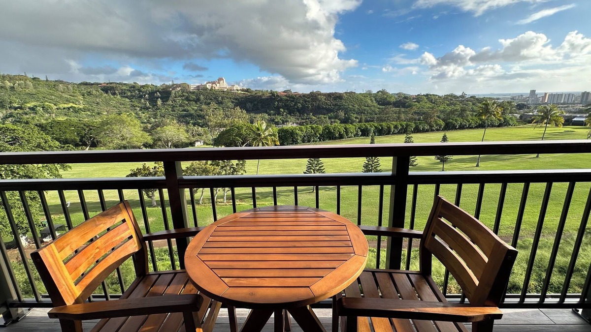 Moanalua House | GOLF COURSE FRONTAGE, HOME "B", RENT UP TO 5 HOMES TOGETHER IN 2027. NEAR JBPHH,