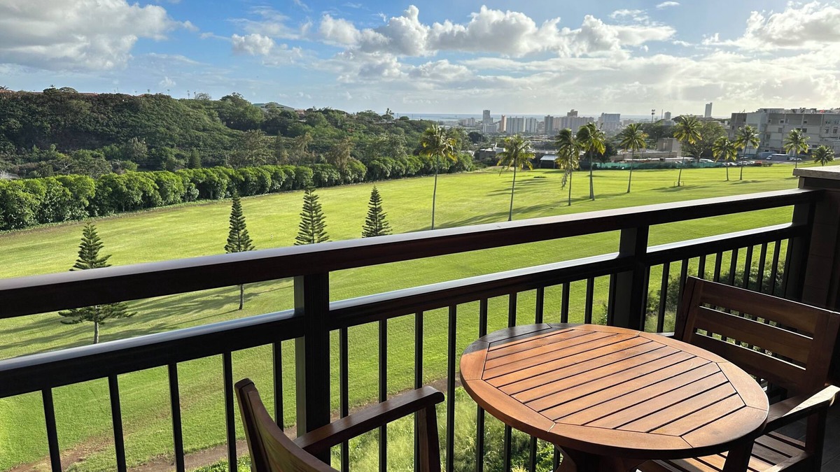 Moanalua House | GOLF CRSE. FURN. VIEW HOME "H", IDEAL FOR CONST. CREWS, NR. CAMP SMITH/JBPHH