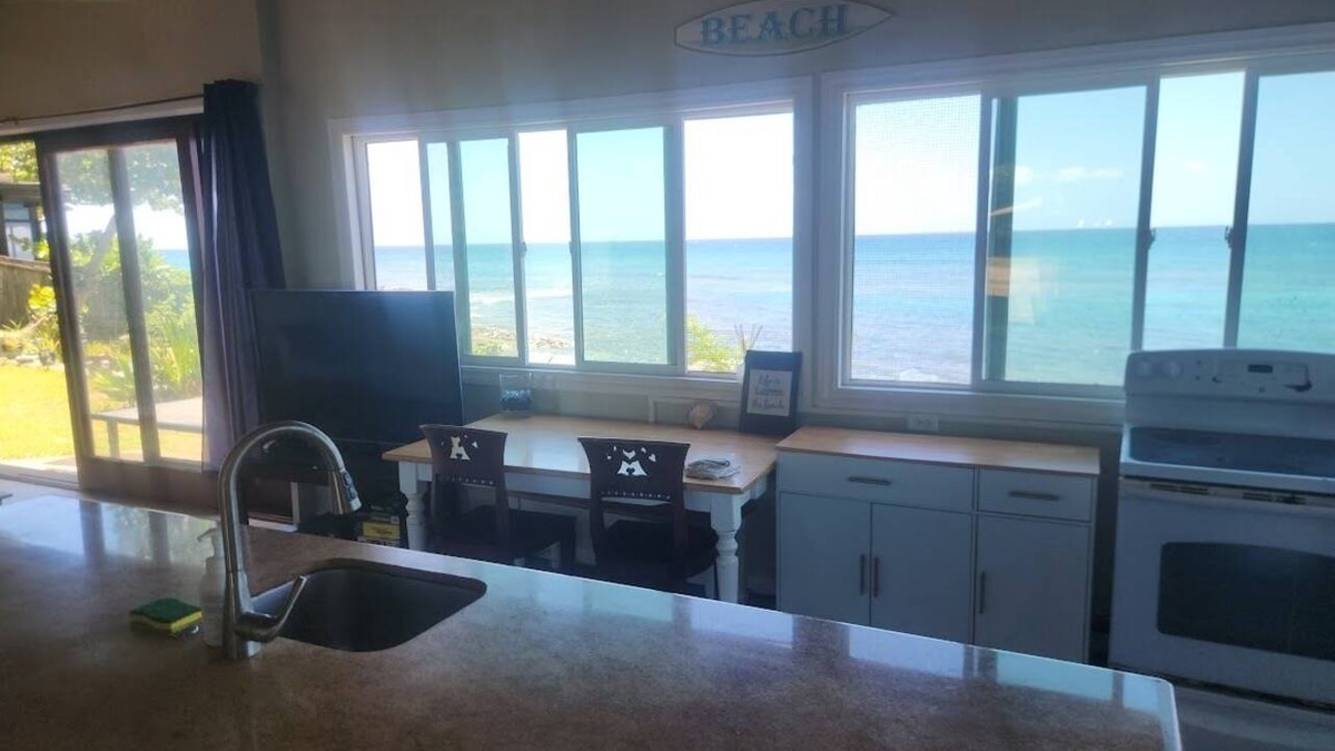 Haleiwa House | Gorgeous 2-Bedroom 2 Bath Unit on Estate with AC in charming Haleiwa