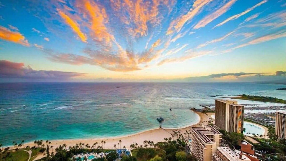Waikiki Condo | Gorgeous Hilton Hawaiian Village 2 bedroom villa. Beautiful beach!