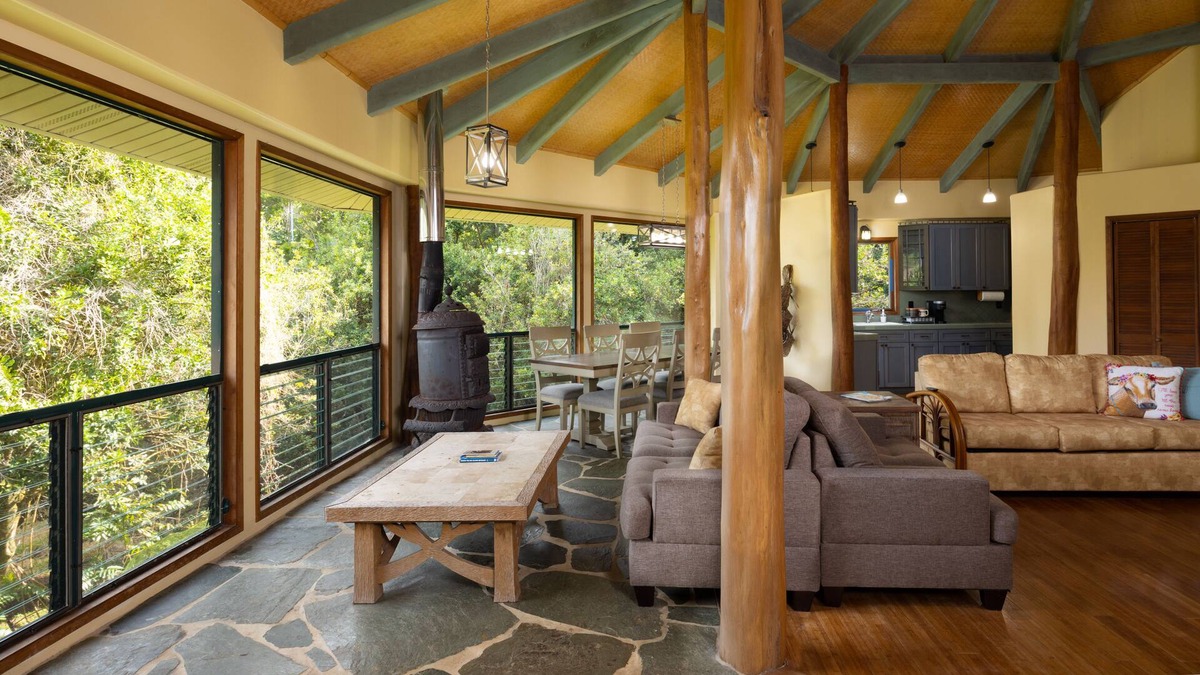 Honokaa House | Gorgeous Octagon - surrounded by forrest and mini cows!