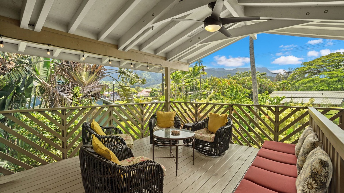 Hanalei House | Great Deal in Hanalei AC and walking distance to attractions with views
