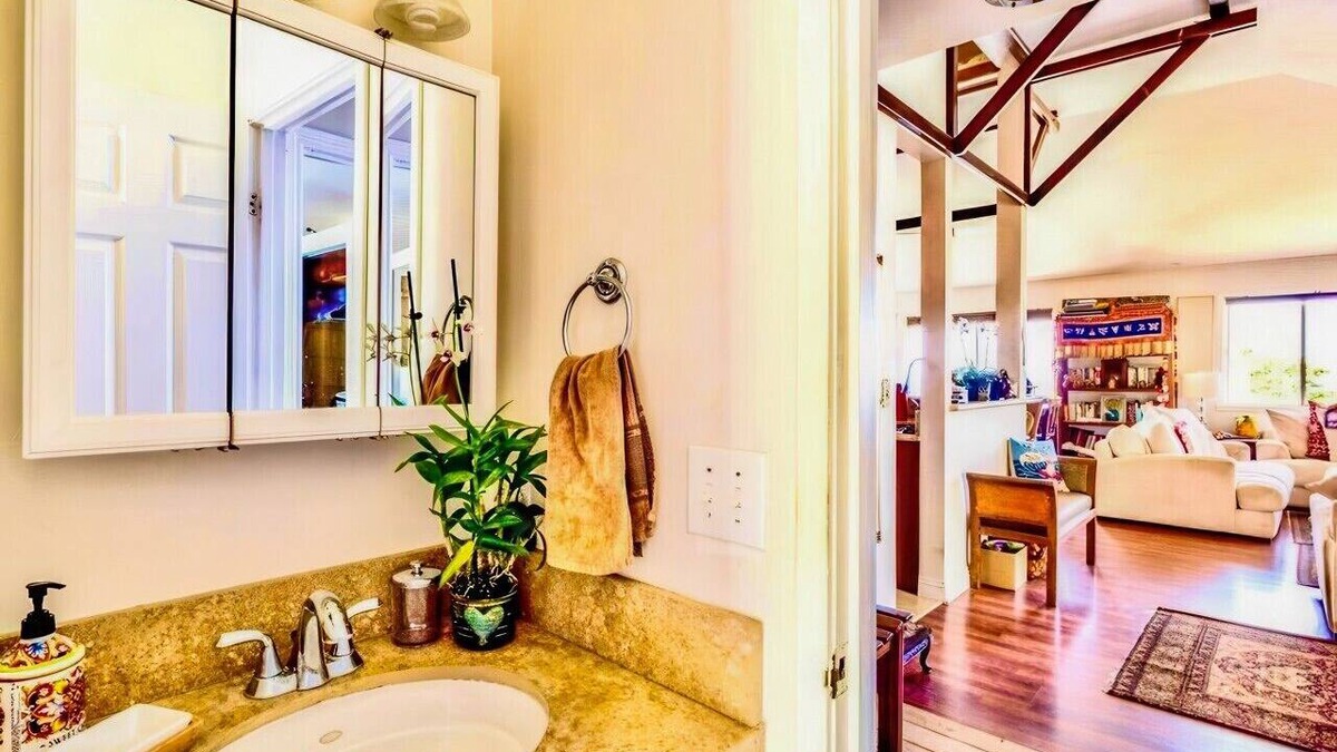 Kailua-Kona Bed & Breakfast | Hale Akala - Hanalei (Shared Bathroom)