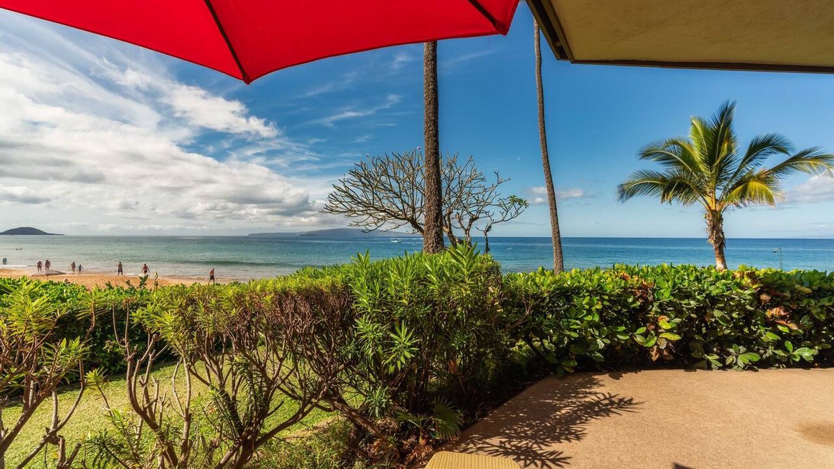 Kihei Condo | Hale Hui Kai 111 Beach front on Keawakapu Beach