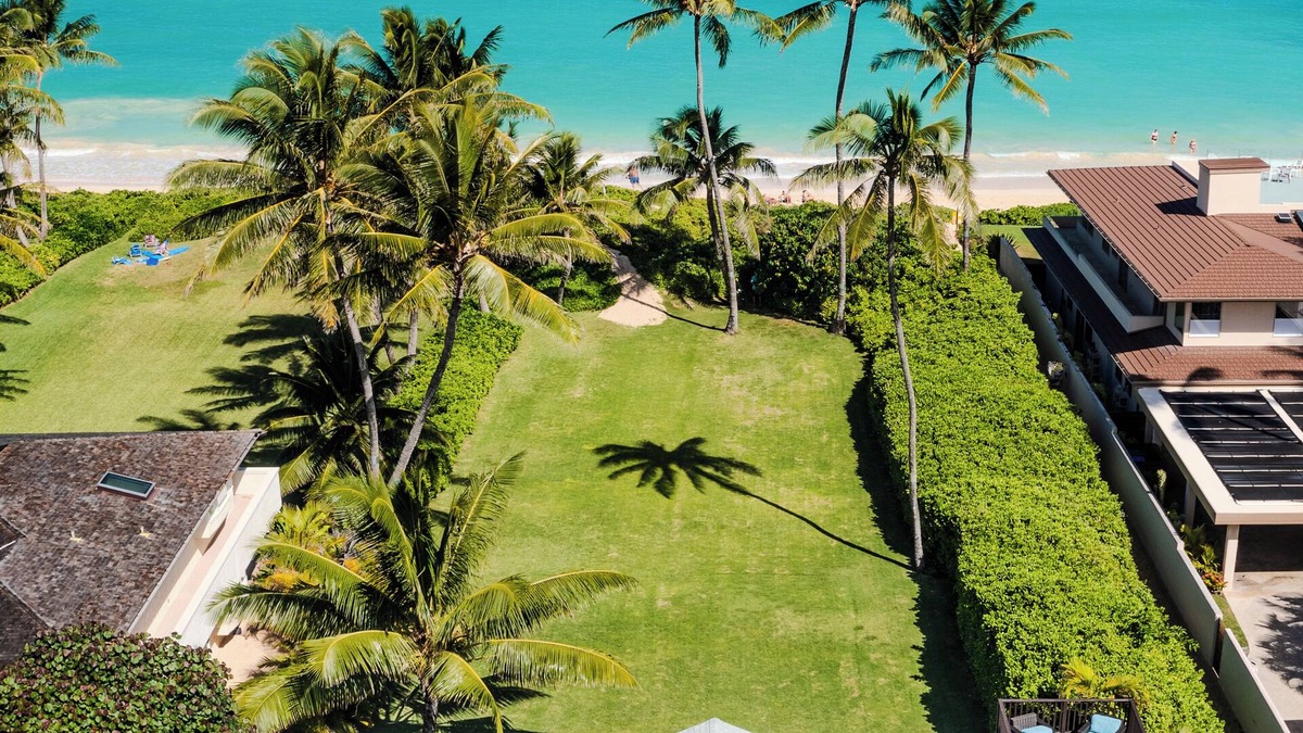Kailua House | Hale Oahu Lic.#1990/NUC-1777/1778 BEACHFRONT KAILUA LUXURY