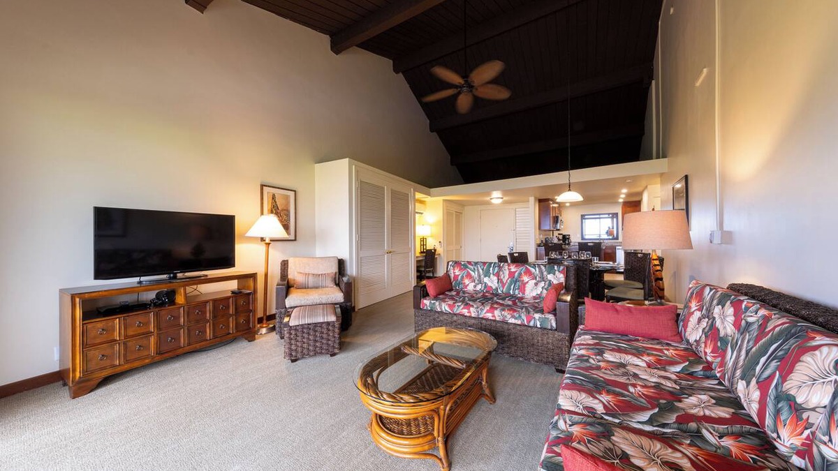 Princeville Hotel | Hanalei Bay Resort with World-Class Tennis | 2 Spacious Units with Pool