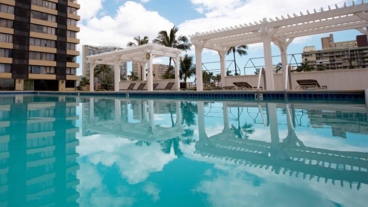 McCully - Moiliili Condo | Hawaiian Monarch 916 Condo by RedAwning