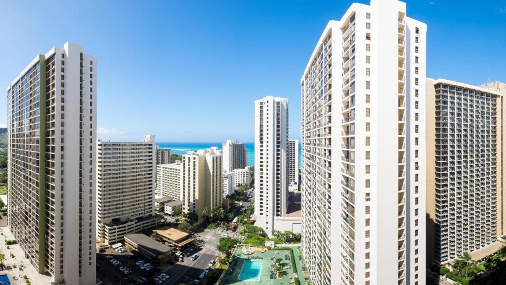 Waikiki Hotel | Hawaiian Sun Holidays