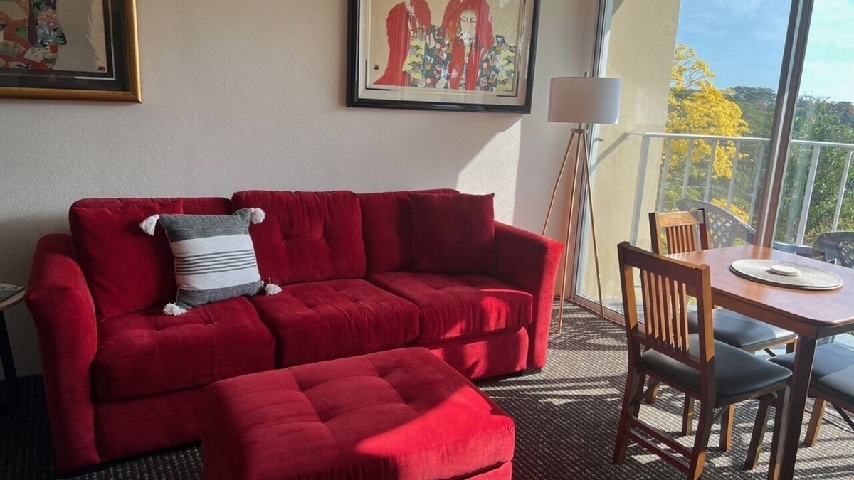 Hilo Condo | Hilo's Finest 2 bd Condo - Pool, A/C, Views!