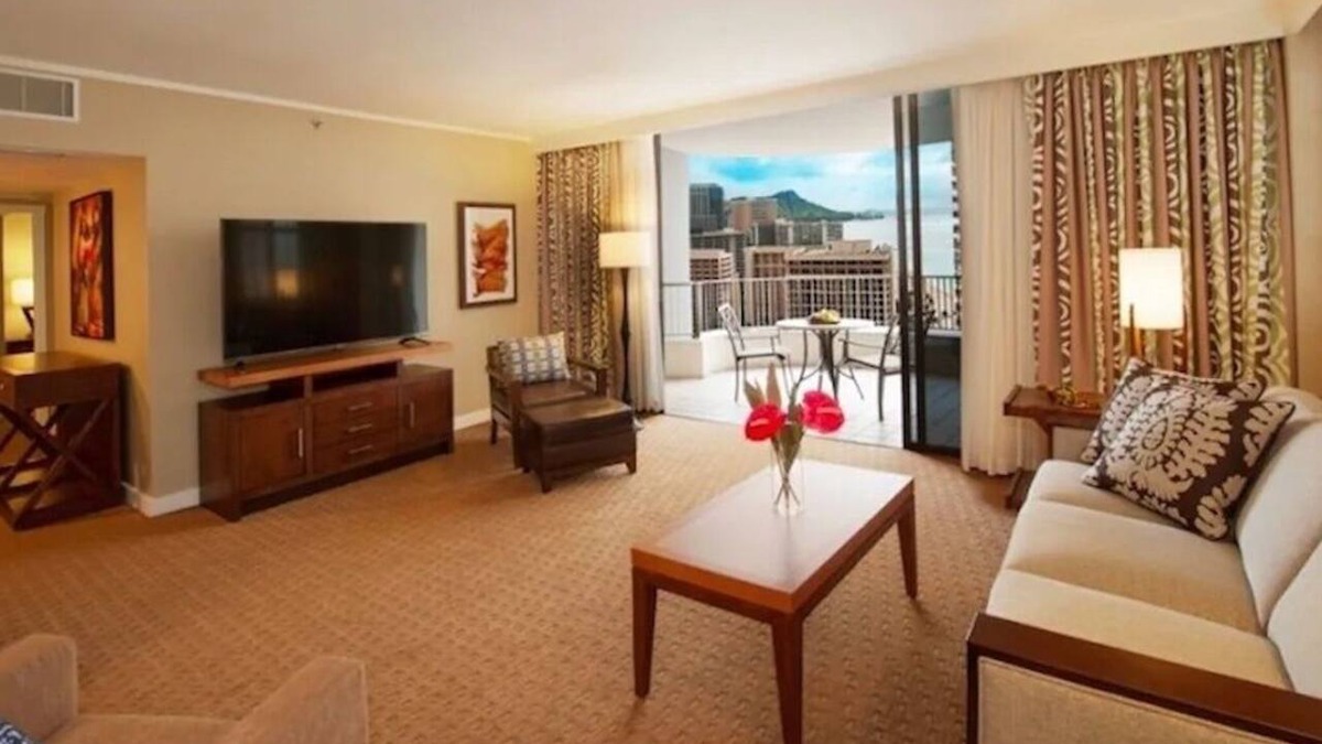 Waikiki Condo | Hilton Hawaiian Village Lagoon Tower:Two bedroom suite at a perfect beach resort