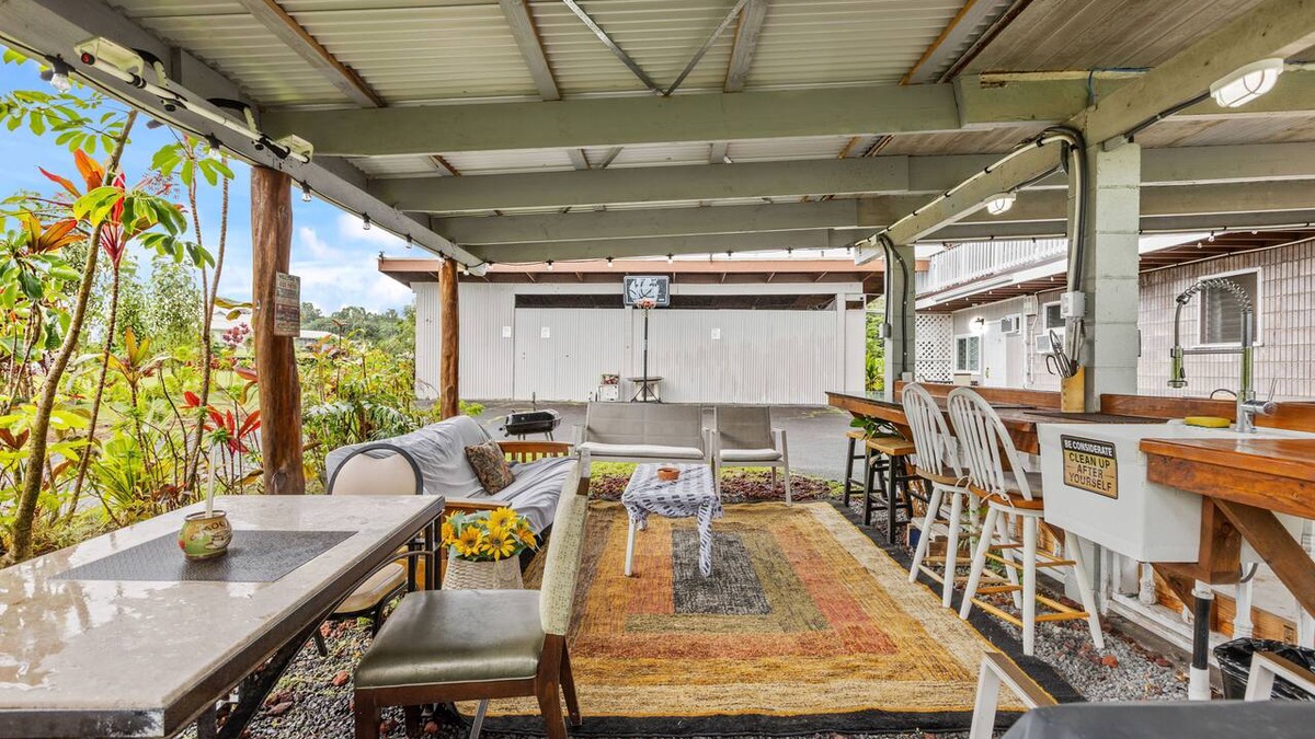 Hilo Apartment | Historic Hilo Oasis - Walk to Dining, AC, 2BR