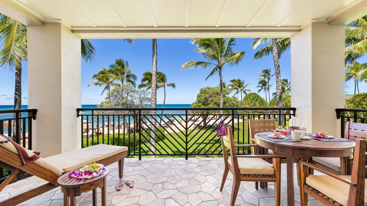 Kahuku Condo | Holiday Sale! Turtle Bay Villas 201 by Gather: Beachfront w/Shared Pool, Spa/AC