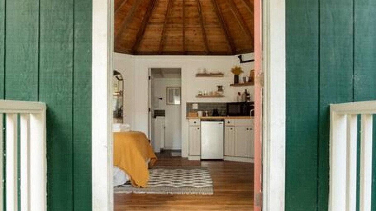 Volcano Cottage | Honu Cottage - Volcano Village Retreat