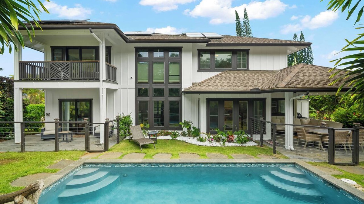 Princeville House | House with AC, Theater Room, Pool, Built in speakers