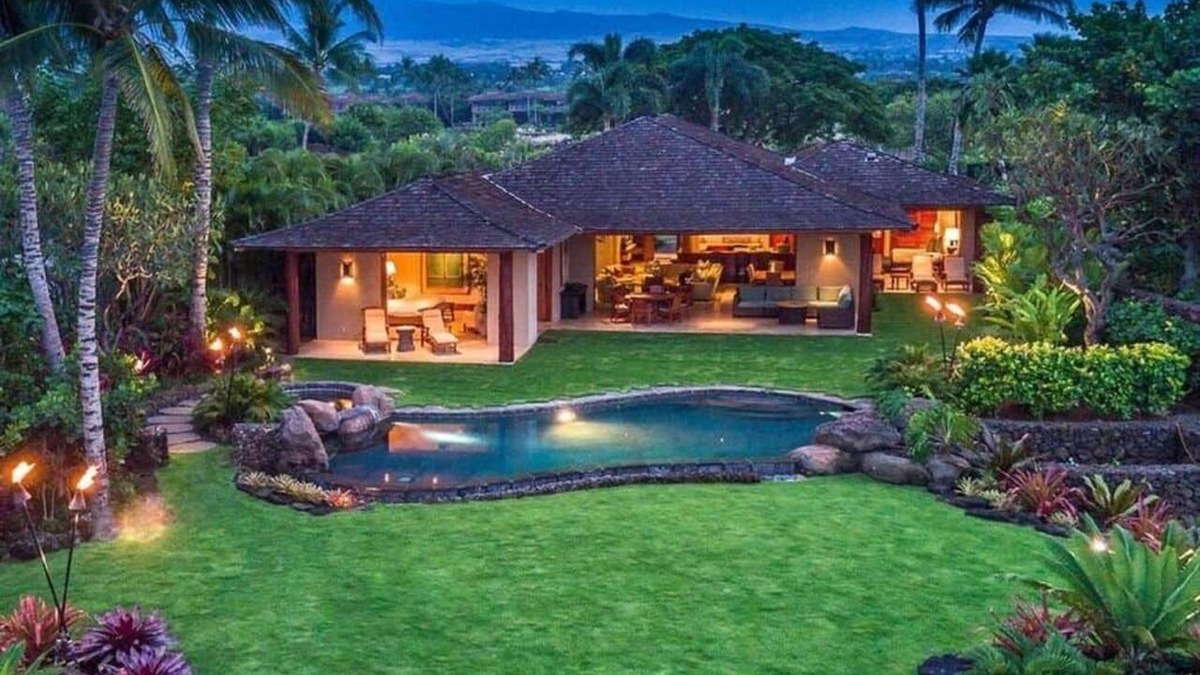 Kaupulehu House | Hualalai 72-107 Pakui: Private Residence on the 14th Green With Maui Views.