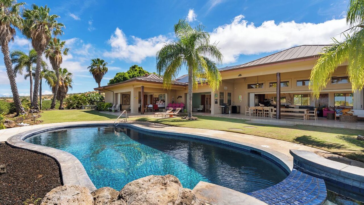 Kamuela House | Hula Hula Ranch - 7 Bedrooms, Pool, Ocean View!