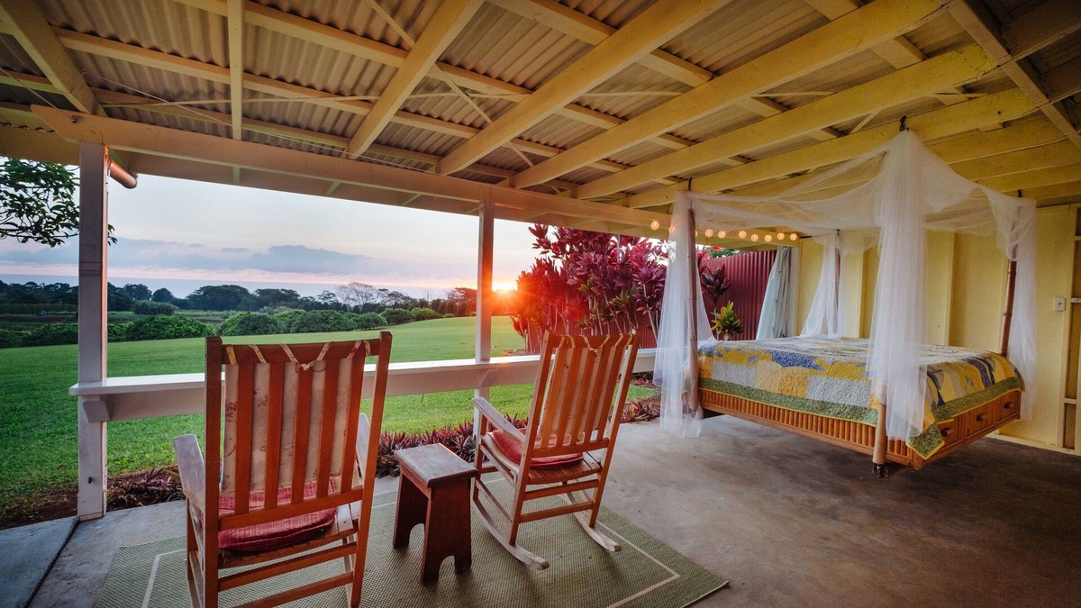Hakalau Cottage | Hulili Tropical Fruit Farm- With over 200 five star reviews!