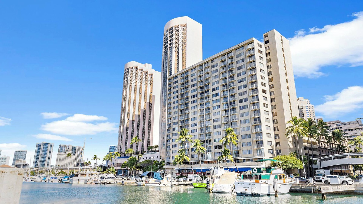 Waikiki Apartment | Ilikai Marina Vacations