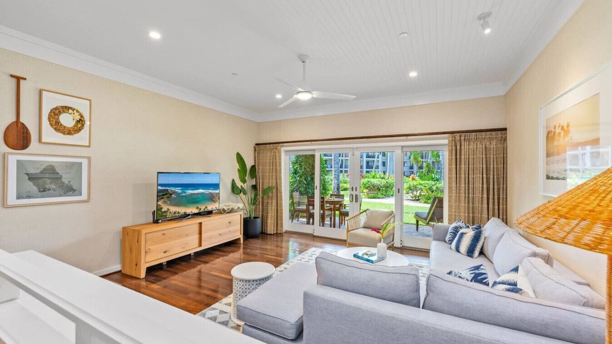 Kahuku Villa | In-Demand Ground Flr Largest 3BR Villa for 8 Steps to Beach + Pool + Jacuzzi