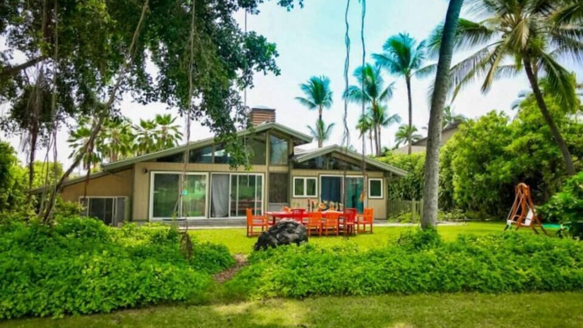 Keauhou House | Incredible 5br He'eia Bay Pool Home w/hot tub for 16!
