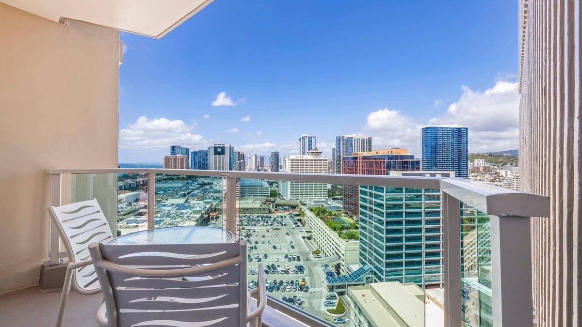 Ala Moana Condo | Incredible Partial Ocean & City View w/Balcony