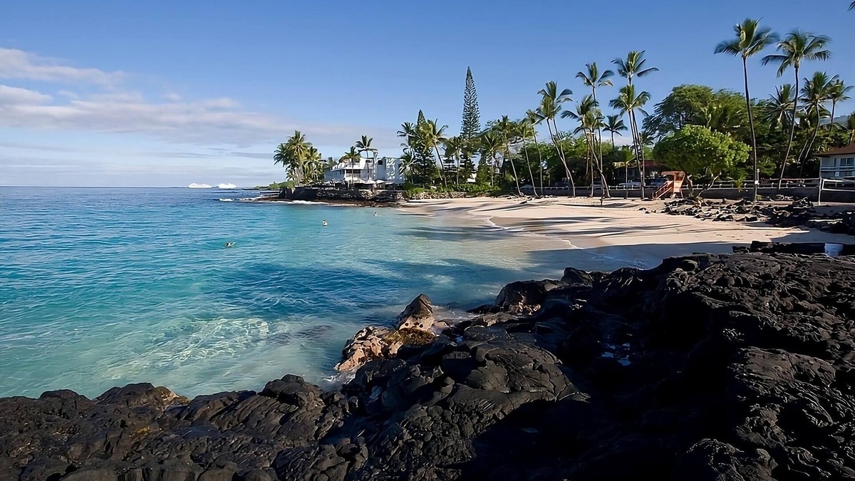 Historic Kailua Village House | Island Base w/Pool, Daily Yoga & Urban Bikes – Relax or Adventure Freely