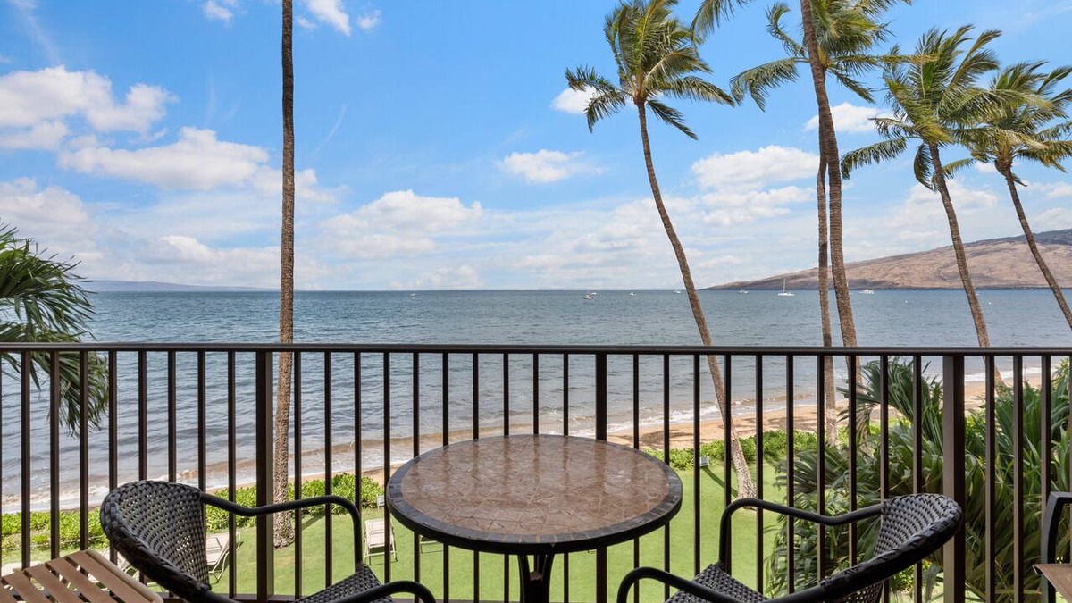 Kihei Condo | Island Charm: Kihei Beach #305, Beachfront Condo Offers Spectacular Ocean Views!