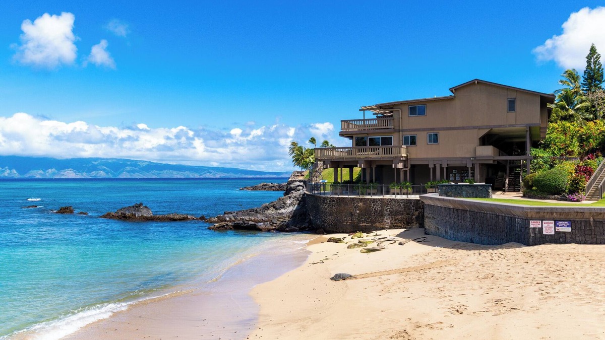 Kahana Condo | Island Escape at Kahana Sunset E2E – 1BR Condo