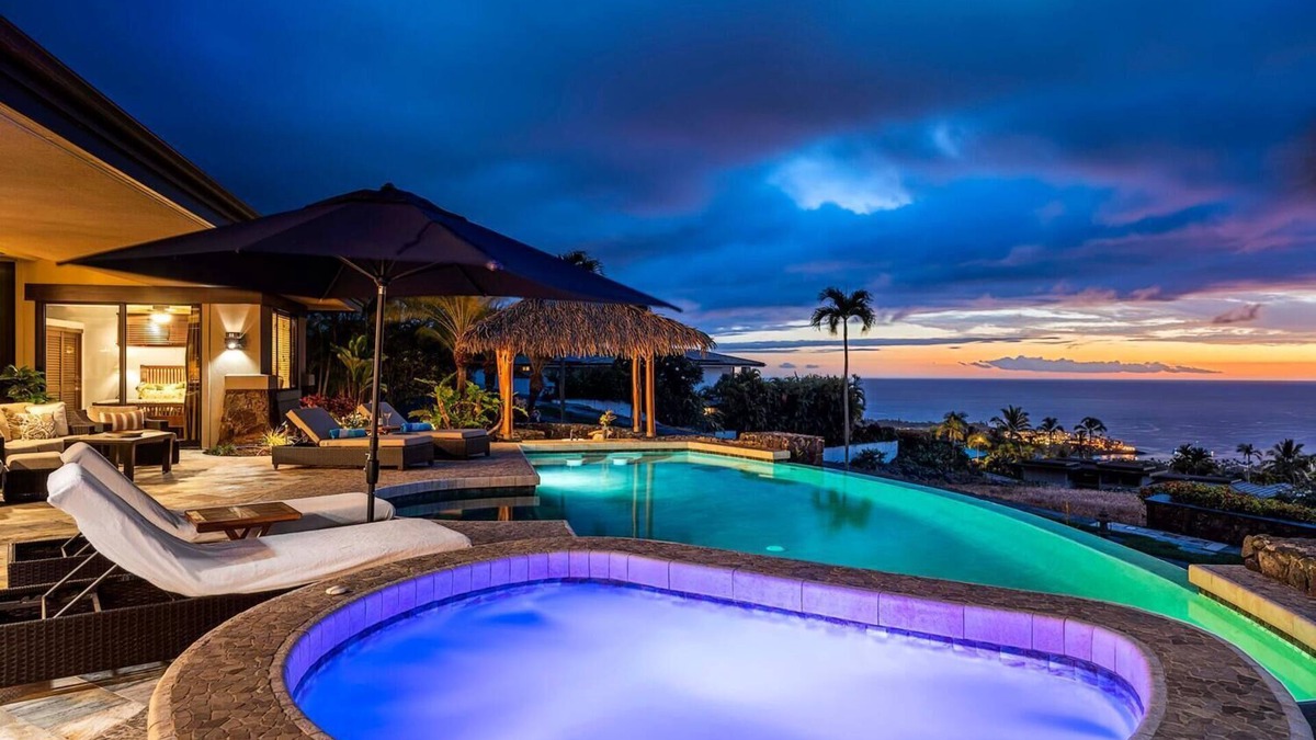 Kahaluu-Keauhou House | Island Oasis: Stunning Ocean View Retreat! Heated Pool, Spa, AC & Putting Green