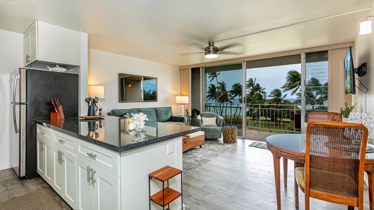 Kihei Condo | Island Surf #502 Great Location, Ocean View, Across from Kalama Park, A/C